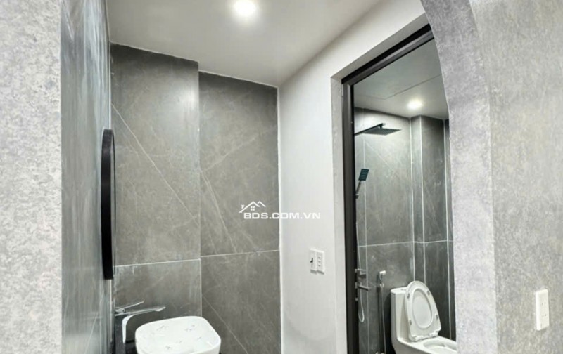 BÁN NHÀ ĐẸP 2.55 TỶ 3 TẦNG 52M2 ( TÂY NAM ) NGÕ NGẮN CHỢ KÊNH