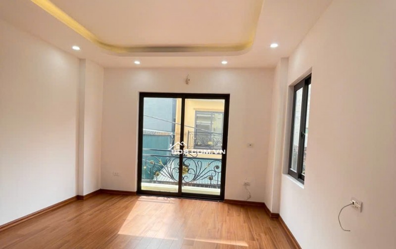 Bán nhà quỳnh đô ,thanh trì, 55m2 * 5t, 3 mặt thoáng , 6pn khép kín , thang máy