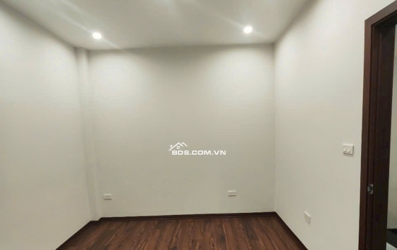 Nhỉnh 5 tỷ Biệt thự mini gần Ngũ Hiệp,Thanh Trì, 70m2 xây 4 tầng , ô tô đỗ cổng.