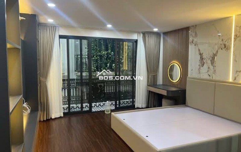 Nhà Đẹp Ô Tô Trong Nhà Hoàng Mai 50m, 6 tầng, mt 4.2m, giá 18.8 tỷ.