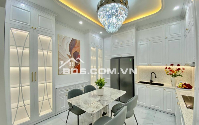 Nhà Đẹp Lô Góc, Gần Đường Ô TÔ, Đường Láng, Đống Đa 53m, 4 tầng, mt 4.1m, giá 14.2 tỷ.