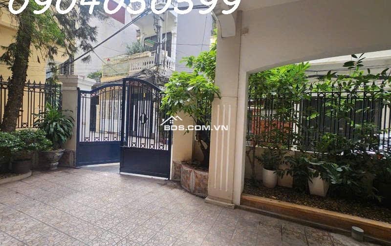 BIỆT THỰ SIÊU VIP - LÔ GÓC 3 MẶT THOÁNG - GARA Ô TÔ ĐỖ CỬA - 40M RA PHỐ - SỔ ĐẸP