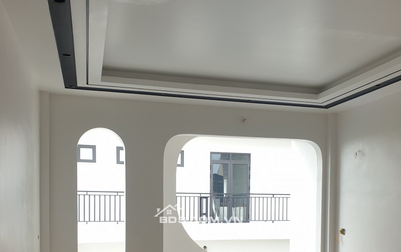 BÁN NHÀ 5.3 TỶ 4 TẦNG 62M2 CÓ GARA Ô TÔ VỊ TRÍ ĐẸP ĐÔ THỊ THỐNG NHẤT
