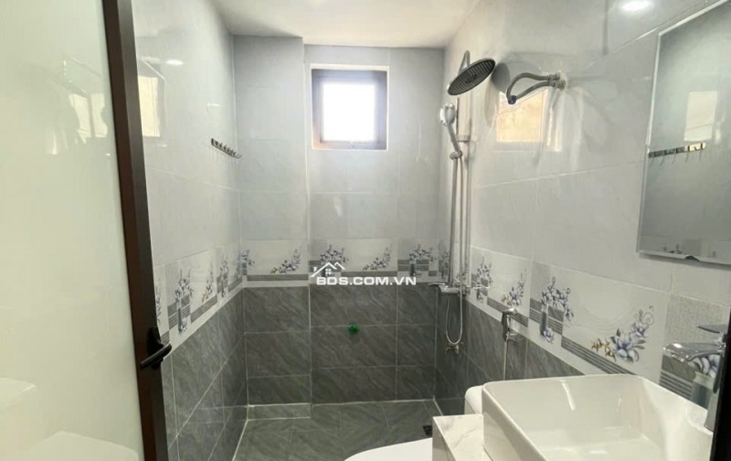 Bán nhà quỳnh đô ,thanh trì, 55m2 * 5t, 3 mặt thoáng , 6pn khép kín , thang máy