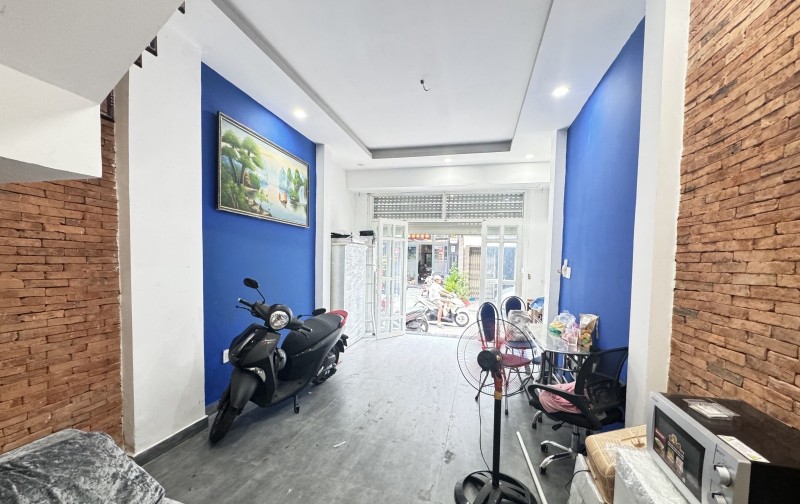 Bán nhà mặt phố quận 11 - 4 tầng nhà nở hậu - Giá tốt đầu tư sinh lời 7,85 tỷ