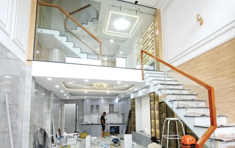 Bán nhà quận Bình Tân - Siêu vip mới xây 5 tầng mới tinh đẹp hơn ngọc trinh - Đầu tư sinh lời cao 7,8 tỷ