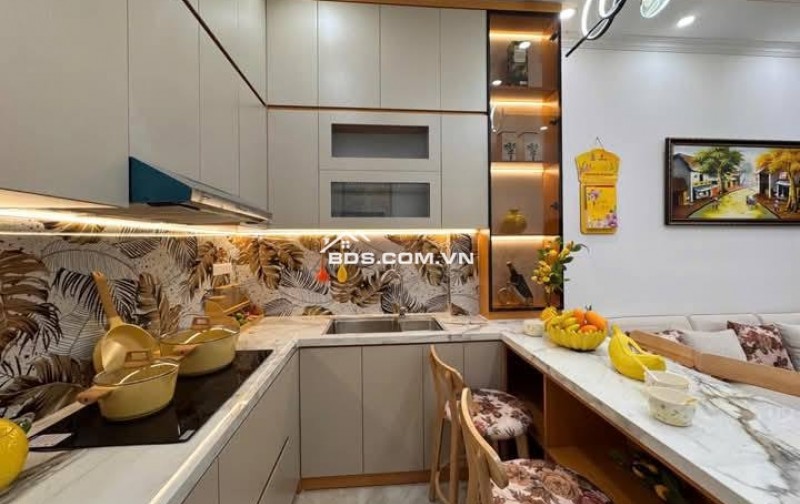 Nhà Đẹp Gần Đường Hoàng Mai 25m, 5 tầng, mt 3m, giá 5.8 tỷ