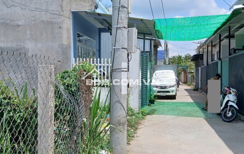 Lô đất Mỹ Phong, TP Mỹ Tho. 100m2 full thổ cư. Xe 16 chỗ 90D vào 50 mét.