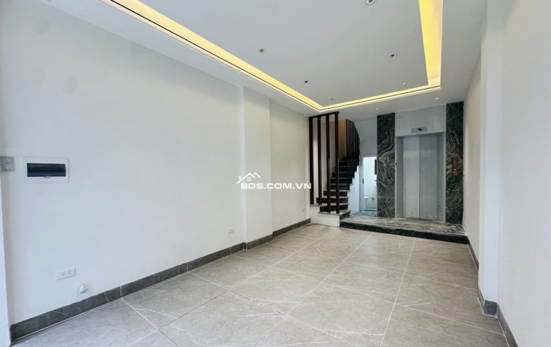 BÁN GẤP NHÀ 6  TẦNG THANG MÁY– PHỐ NGỌC TRÌ - TIỆN ÍCH BẠT NGÀN - GIÁ NHỈNH  6.XX TỶ!