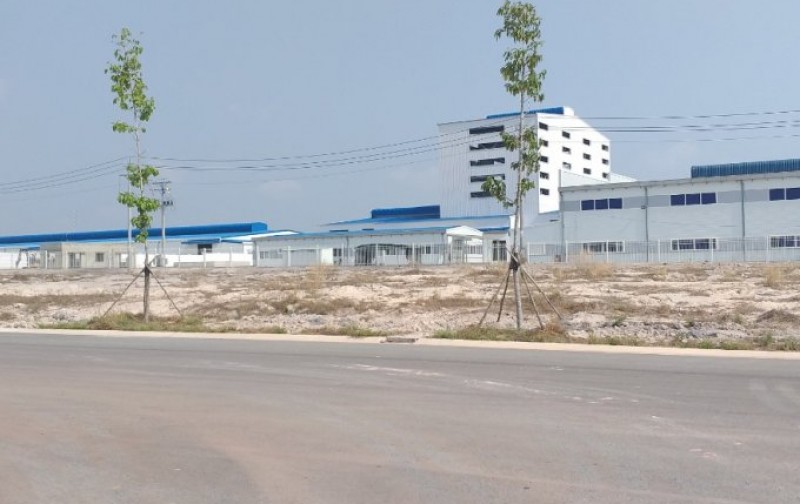 CẦN TIỀN BÁN NHANH 1023M2 ĐẤT NGAY KCN ĐANG HOẠT ĐỘNG ĐÔNG CÔNG NHÂN LÀM VIỆC. GIÁ 180TR