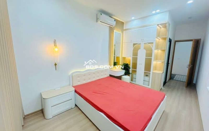 Nhà Đẹp Khâm Thiên, Đống Đa 24/26m, 5 tầng, mt 3.1m, giá 6.2 tỷ.