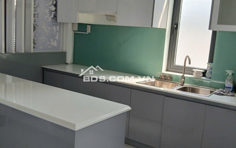 Căn BIỆT THỰ 3 TẦNG.  Đ. Trần Văn Hiển, Trung An, TP Mỹ Tho. Hẻm Ô tô lưu thông 2 chiều.