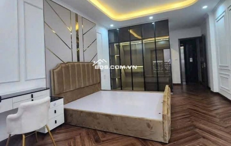 Nhà Đẹp, Thang Máy Võ Thị Sáu, Hai Bà Trưng 40m, 7 tầng, mt 4m, giá 17.8 tỷ