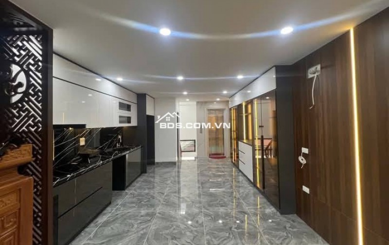 Nhà Đẹp Ô Tô Trong Nhà Hoàng Mai 50m, 6 tầng, mt 4.2m, giá 18.8 tỷ.