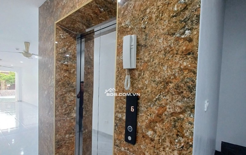 Văn phòng, kho Xuân Đỉnh 140m2 thang máy giá 12tr/th