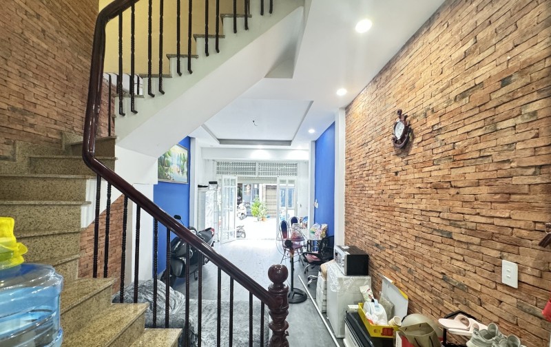 Bán nhà mặt phố quận 11 - 4 tầng nhà nở hậu - Giá tốt đầu tư sinh lời 7,85 tỷ