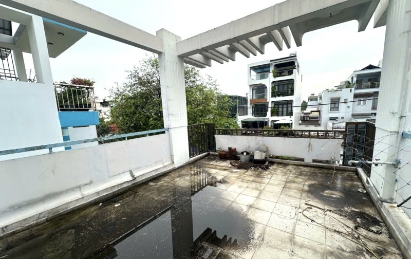Bán nhà mặt phố quận 6 - Khu vip bình phú - Sơn phết lại mới tinh 12,8 tỷ