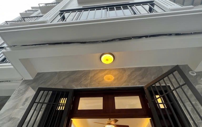 Bán gấp Nhà Lô góc, Thang máy 6 tầng Lạc Long Quân, Tây Hồ