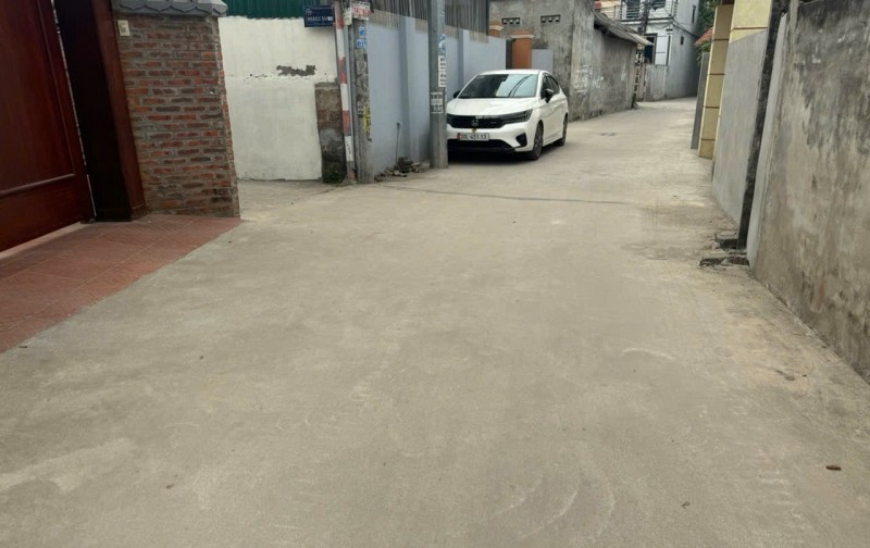 Gần bệnh viện uỷ ban huyện sân vận động huyện phúc thọ