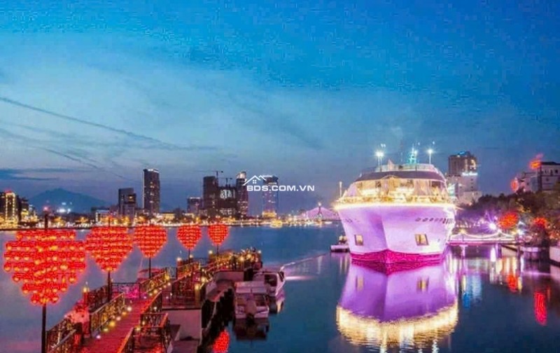 Mua ngay toà khách sạn gần sát sông Hàn và cầu Rồng tại Đà Nẵng