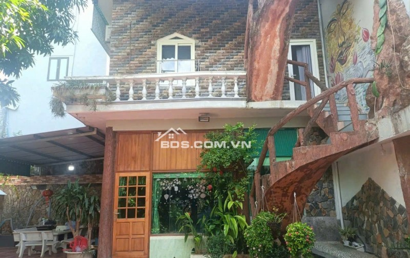 Căn nhà sân vườn phù hợp để nghỉ dưỡng ngay trung tâm Hải Châu, TP. Đà Nẵng