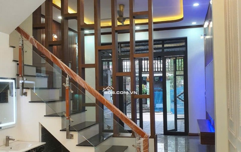 Nhà full nội thất. 1trệt 2 lầu, bình chuẩn thuận an