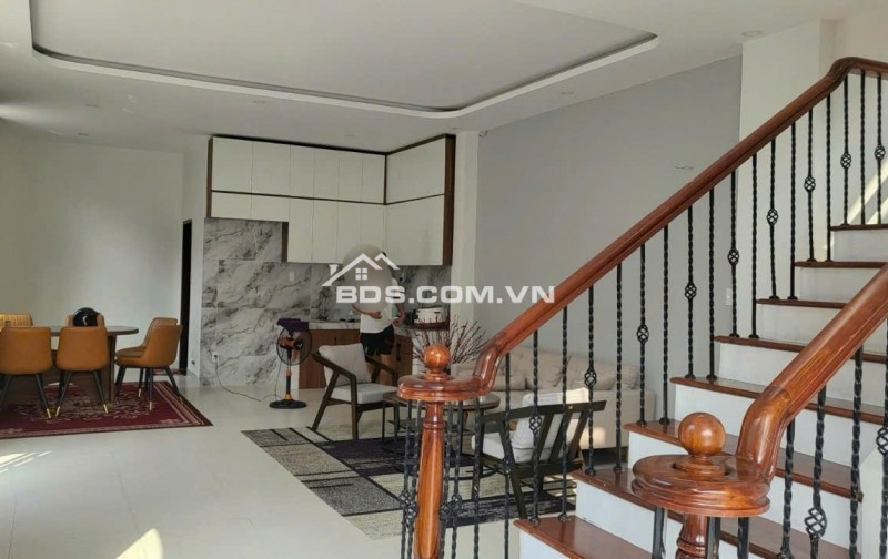 Nhà đẹp 2 mặt tiền sát đường Lê Đại Hành, Q.Cẩm Lệ, TP. Đà Nẵng
