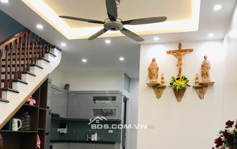 CHỦ GỬI BÁN NHÀ 4 TẦNG DÂN XÂY KIM HOÀNG VÂN CANH