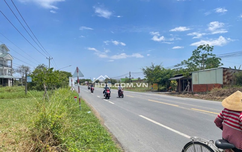 Bán đất MT QL50, 100m2 5x20m.Giá 700triệu. TP Gò Công.SHR sang sổ ngay