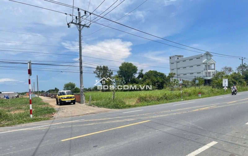 Bán đất MT QL50, 100m2 5x20m.Giá 700triệu. TP Gò Công.SHR sang sổ ngay