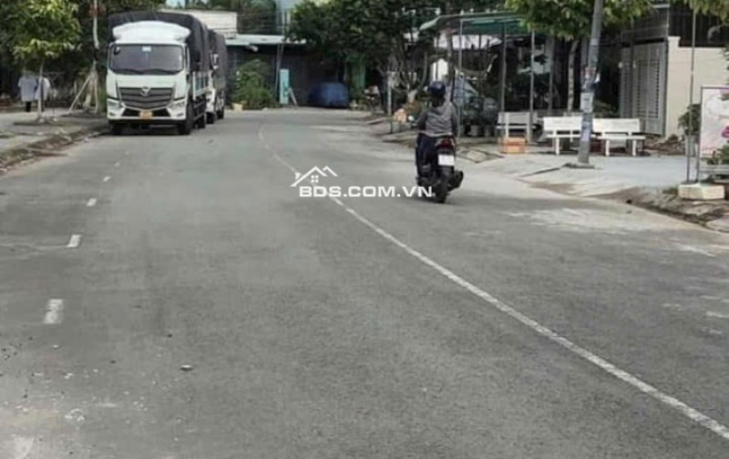 CHO THUÊ NHÀ 1 trệt 2 lầu Rộng 300m2 có  5 Phòng ngủ khu dân cư Bình Nhựt, Bình Thủy