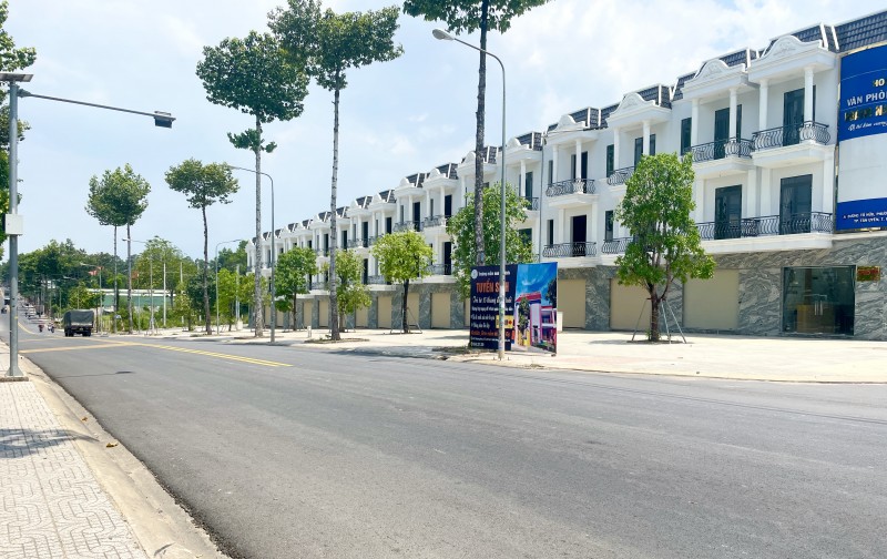 Bán đất nền thổ cư tự do xây dựng đối diện Cao Đẳng Việt Hàn Tp Tân Uyên