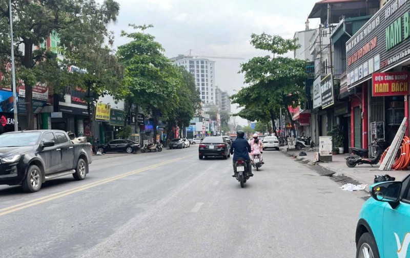 Bán gấp nhà mặt phố Từ Sơn S = 63,4m, giá 9,8 tỷ