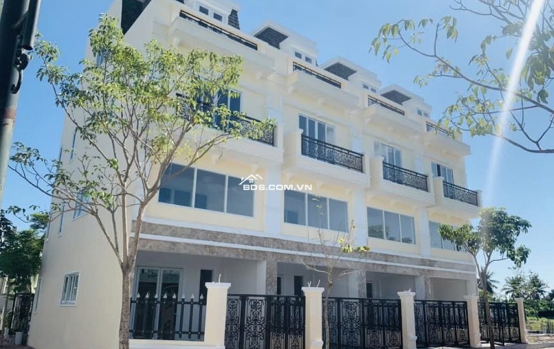 BÁN ĐẤT KHU BIỆT THỰ TP TÂN AN - MẶT TIỀN QL1A - SHR GIÁ CHỈ 1 TỶ