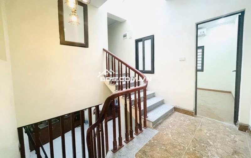 RẺ NHẤT THÁI THỊNH ĐỐNG ĐA 7.8 TỶ 51M NGÕ NÔNG VÀI BƯỚC RA MP THÁI THỊNH, CHỈ VIỆC XÁCH VALI VỀ Ở