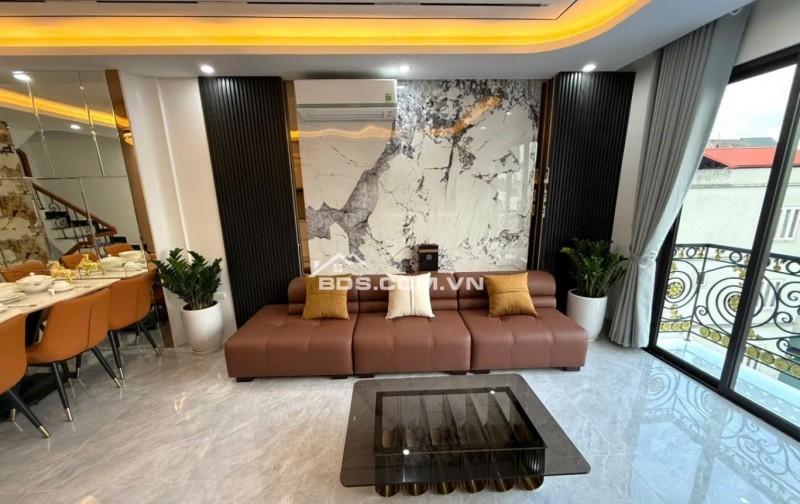 BÁN GẤP NHÀ 6  TẦNG THANG MÁY– PHỐ NGỌC TRÌ - TIỆN ÍCH BẠT NGÀN - GIÁ NHỈNH  6.XX TỶ!