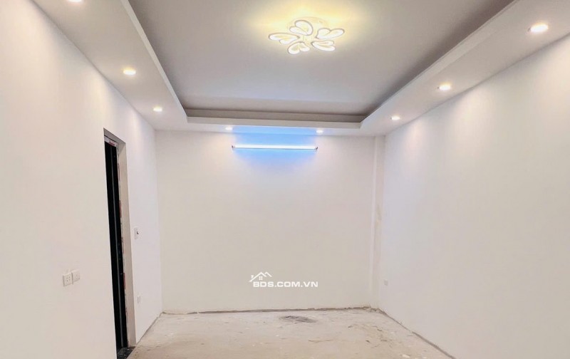 Bán Nhà Trương Định, Hoàng Mai , Mới kooong , thang máy 5T 42m2 3,6m Mặt tiền,giá 8,9 Tỷ