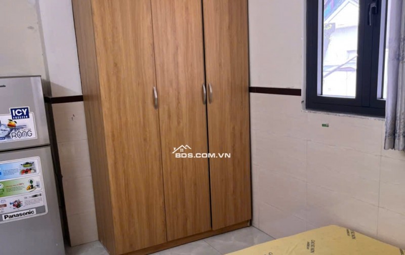 Bên mình còn 1 phòng trống ở  740/5 Sư Vạn Hạnh, phường 12, quận 10
