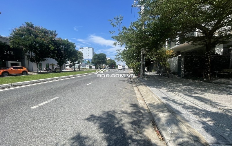 Lô đất khủng 303m2 -Vương Thừa Vũ -Sơn Trà - Giá chỉ 59,950 tỷ .