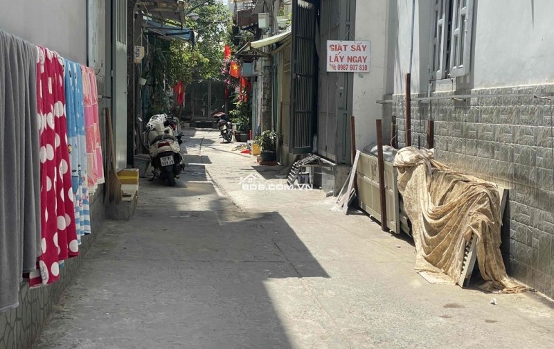 Bán nhà 3 tầng 4x10m, hẻm 449HL2 ngay ngã tư bốn xã Quận Bình Tân