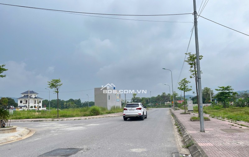 Cần bán gấp đất ngay TT  thị xã Nghi Sơn, Thanh Hóa, DT 108m2 đường 15.5m  giá chỉ 1 Tỷ.