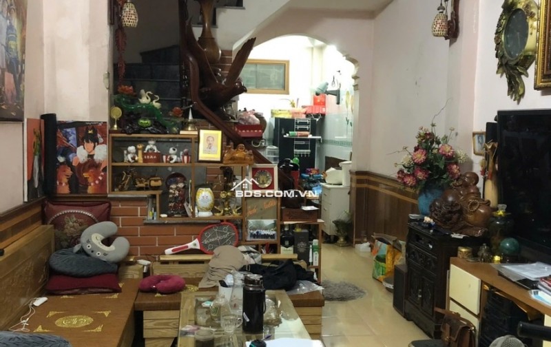 TÔ hiệu. Hà đông nhà 37m2 giá 8.x tỷ. Nhà 4 tầng. Vị trí trung tâm. Giáo thông thuân tiện