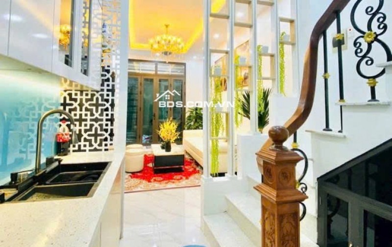 BÁN NHÀ  Quan Thổ 31m2,4 tầng  mặt tiền3.5 m 7.2 tỷ Đống Đa Hà Nội