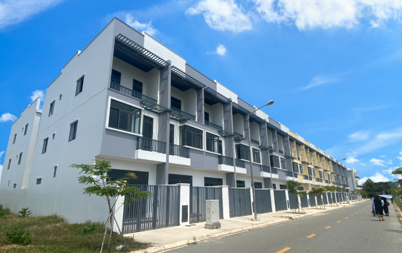 Sở hữu nhà phố xây sẵn – Gần KCN, pháp lý chuẩn, nhận nhà ở ngay!