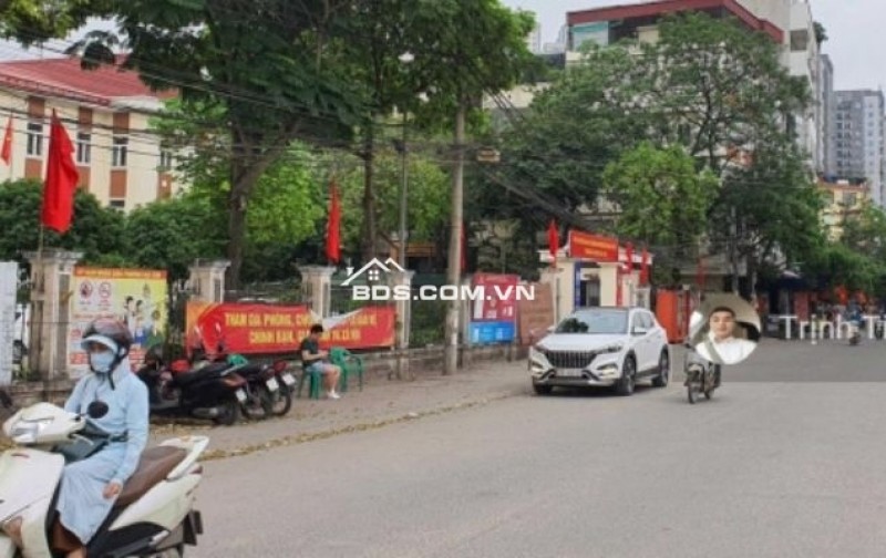BÁN NHÀ KIM GIANG THANH XUÂN 6.1 TỶ 34M VỊ TRÍ CỰC ĐỈNH 10M RA PHỐ FULL NỘI THẤT