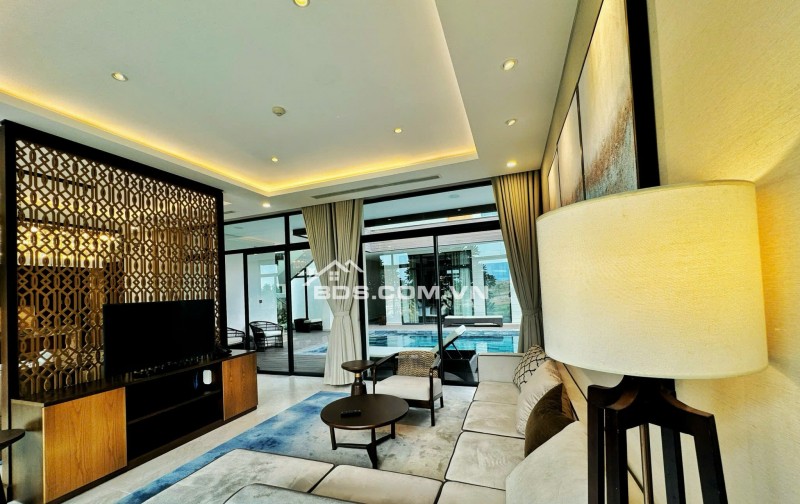 BÁN VILLA GOLF VIEW BIỂN DT: 458m2 4PN GIÁ 29TY, SHR