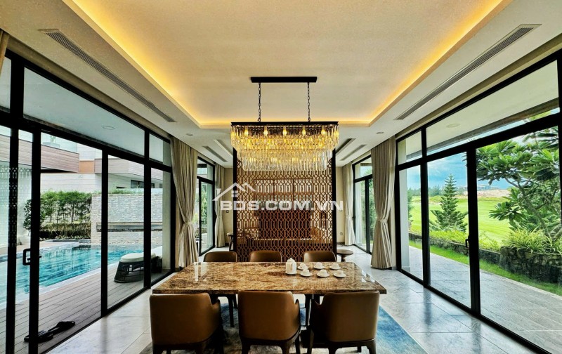 BÁN VILLA GOLF VIEW BIỂN DT: 458m2 4PN GIÁ 29TY, SHR