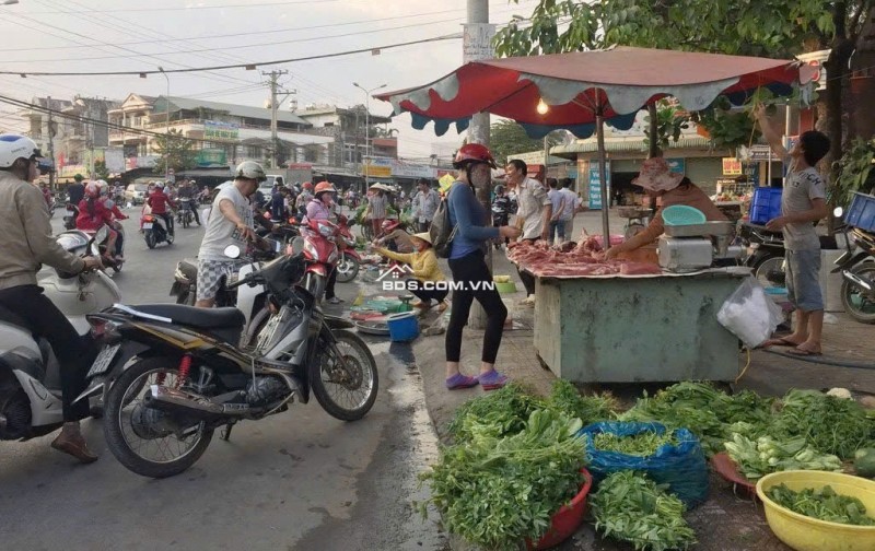 THU HỒI VỐN BÁN GẤP 1300M2 ĐẤT SẴN THỔ CƯ GẦN KCN, CHỢ DÂN ĐÔNG. GIÁ 235TR