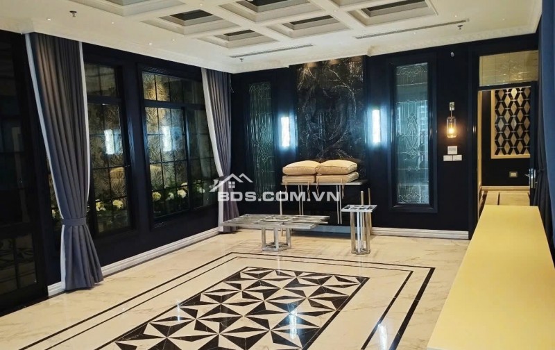 Tòa Văn Phòng VIP Nhất Mặt Phố Văn Cao, Ba Đình, 101m2 10 Tầng MT 6m, Chỉ 95 Tỷ