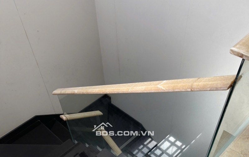 Nhà mới xây MTNB Cư Xá Lữ Gia. 4x16m. 4 tầng thang máy. Đường nhựa 8m có lề - 14,5 tỷ thương lượng